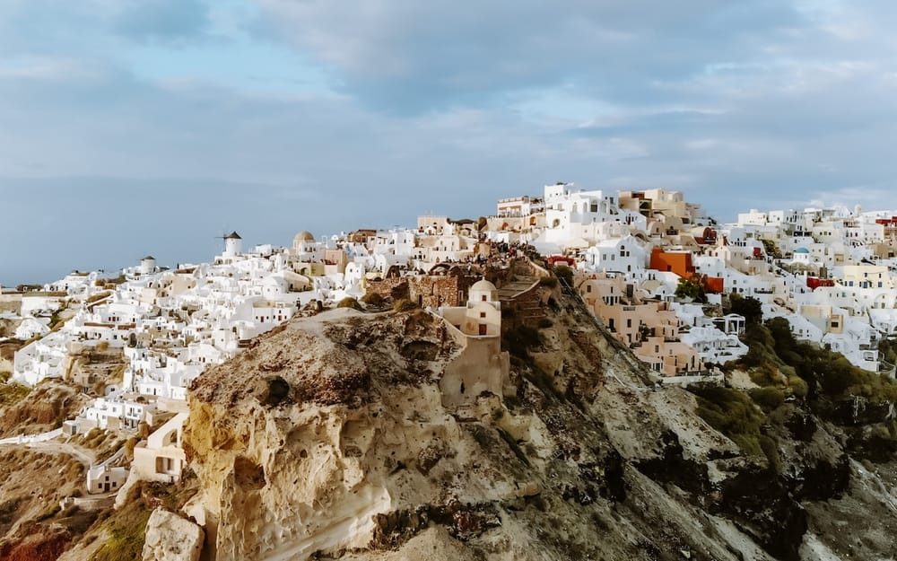 7 Ways to Do Oia, Santorini on a Budget